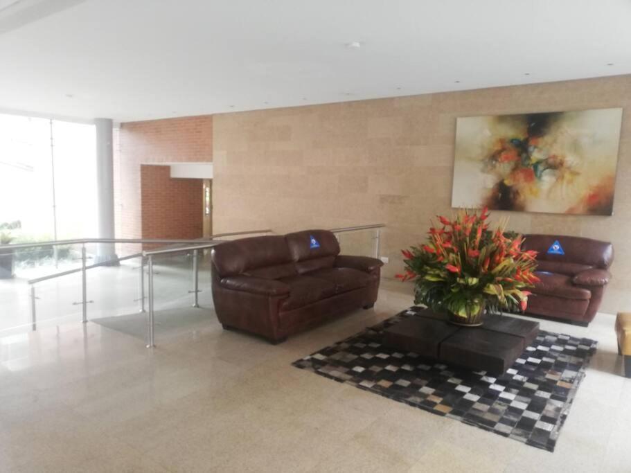 Hermosa Habitacion Privada En Conjunto Residencial Cerca Al Aeropuerto Y Terminal De Bogota, Zonas Comunes Se Comparten Con 1 Persona 아파트 외부 사진